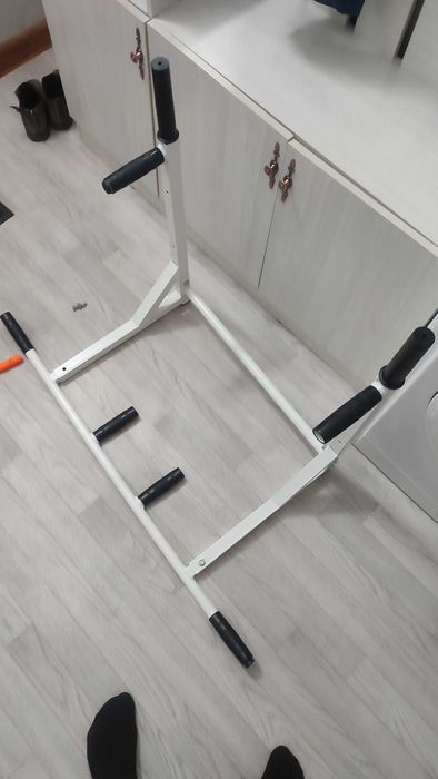 Продам турник, некуда вешать