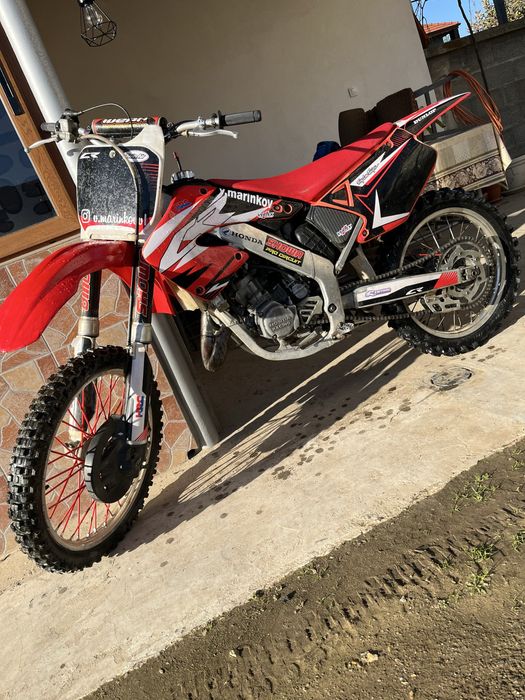 Продавам Honda cr125