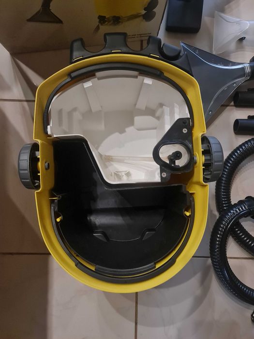 Aspirator cu spalare Karcher SE 5100