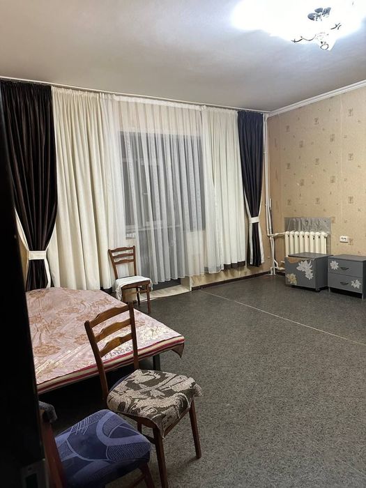 Kvartira sotiladi Lesinova 2.Kadishva bozor yonida. 43m2