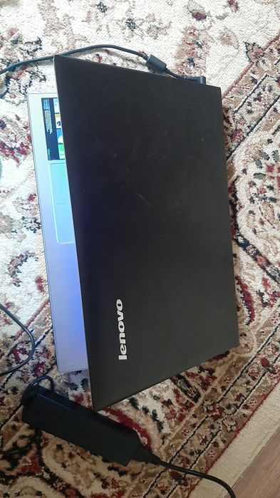 Ноутбук леново продам