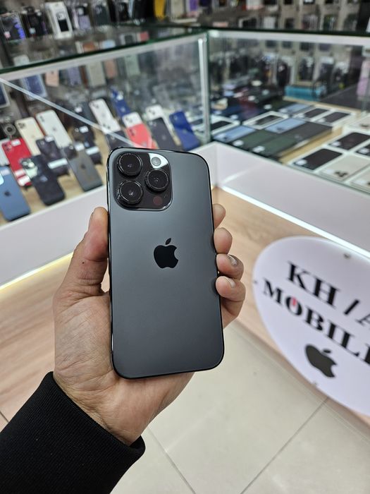 Iphone 14 pro.          .