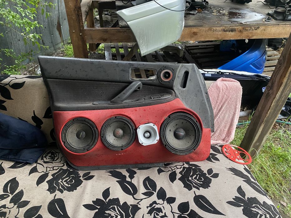 Продам сабвуфер уселители калонки