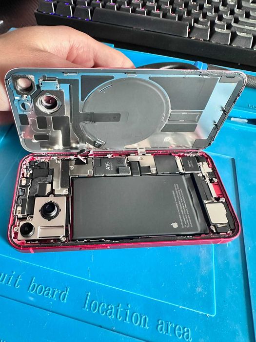 Ремонт на iPhone и смартфони | Смяна на дисплей, батерия, стъкло