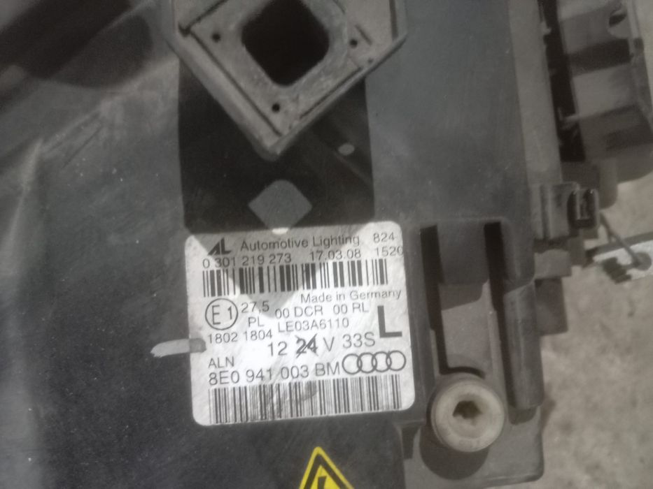 Far faruri Audi A4 b7  8E0941003BM