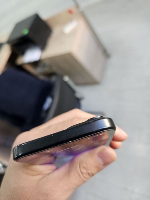 Iphone  15 ……………………….