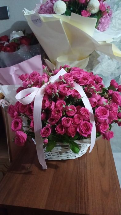 Кустовая роза свежая