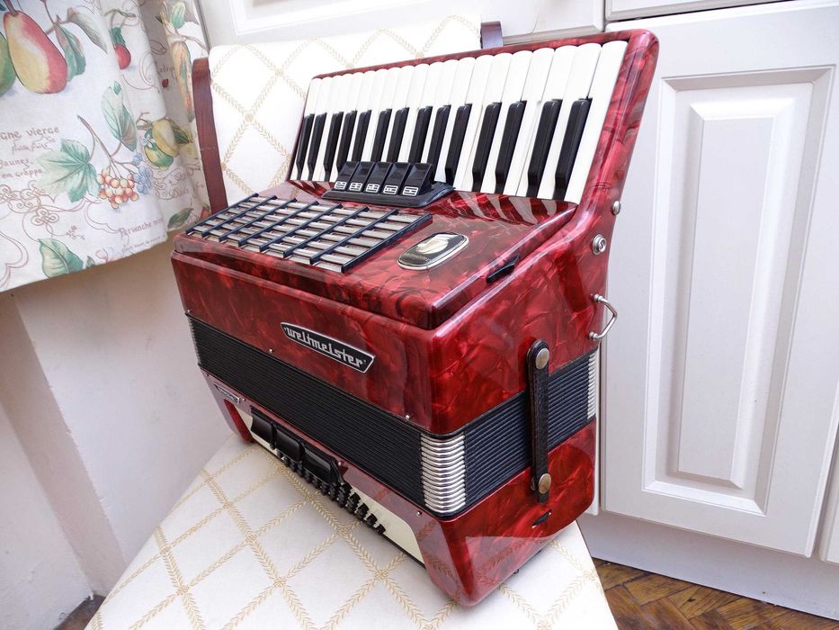 Акордеон Велтмайстер Стела 60 баса