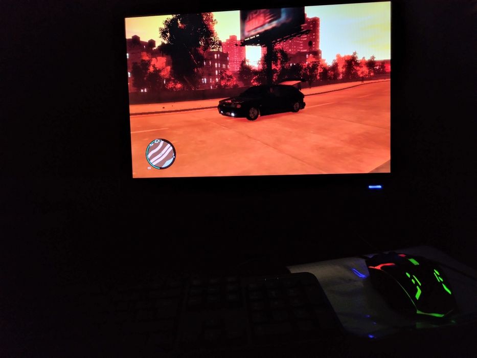 Windos 10

Блок:Logikom

либо Самсунг

Память:149+295

Вайфай интерне