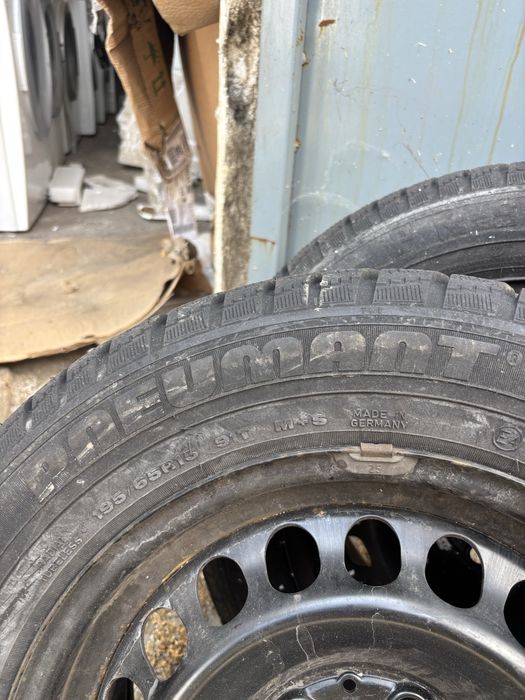 Гуми с джанти Зимни.