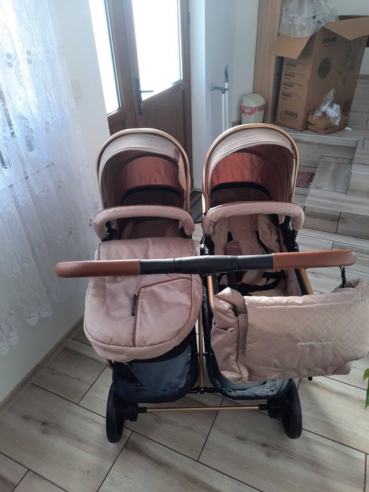 Количка за близнаци