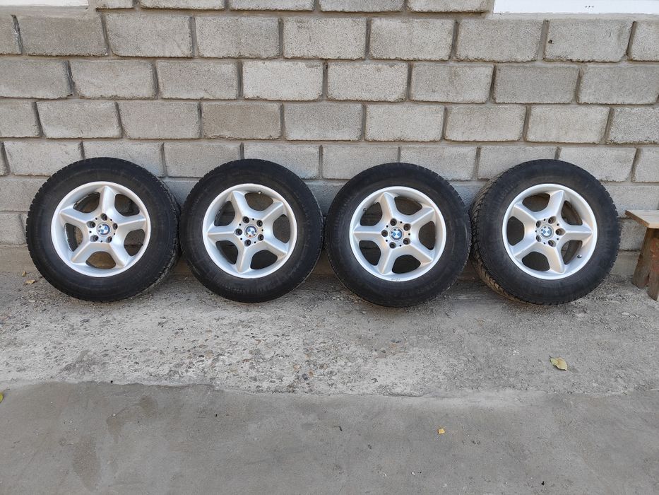235х65 R17 зимние шины с дисками BMW