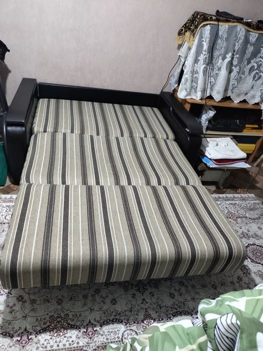 Продам диван в хорошем состоянии.