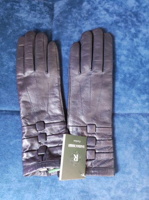 Кожаные перчатки