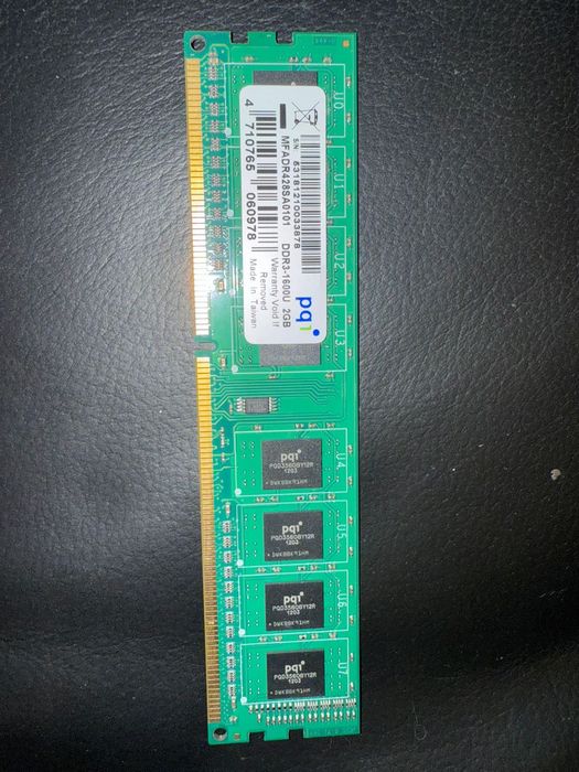 Продам 4 плашки оперативной памяти DDR3