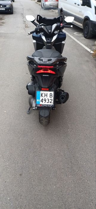 Продавам Honda Forza 300