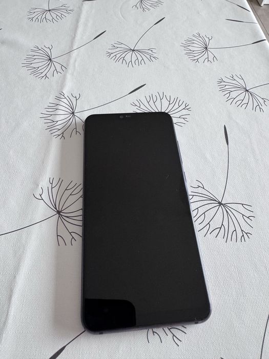 Xiaomi Mi 8 Lite (4 GB RAM; 64 GB ROM)