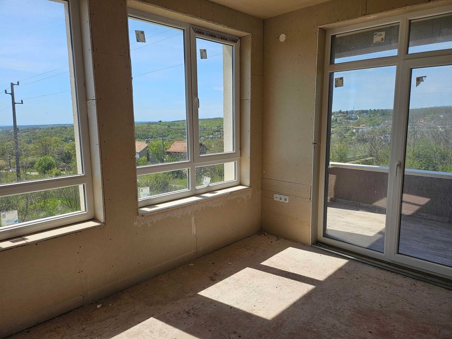 Къща с четири спални - ново стройтелство