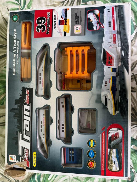 Train Game Set (39 pcs game set, simulating a true style,battery, 3+ )