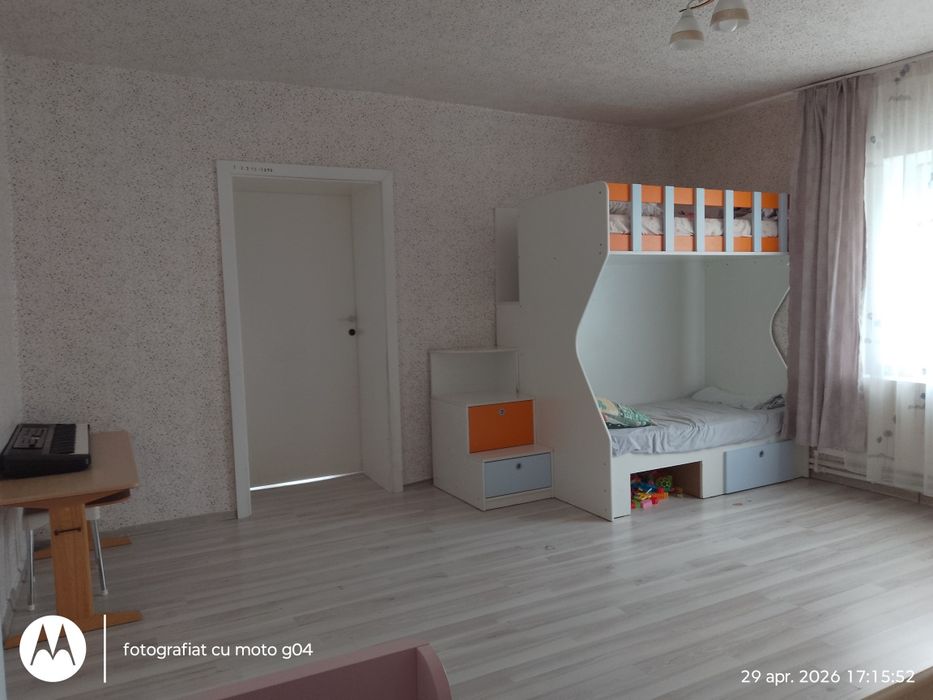 Casa de vanzare cu teren mare