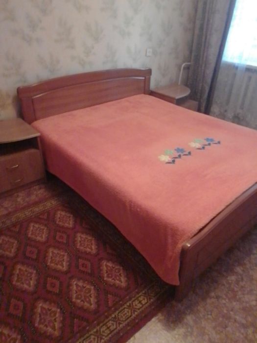 Двуспальная кровать