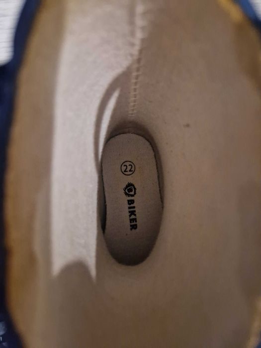 Продам детские сапожки на мальчика