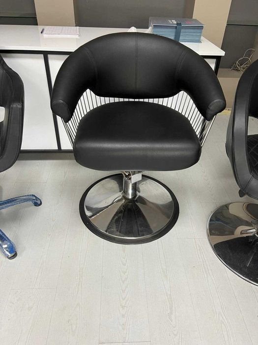 Фризьорски стол с маслен педал .АКЦИЯ!