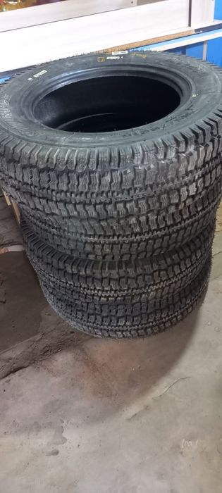 Продам шины новые комплект