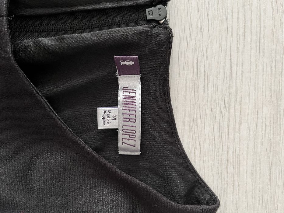 Черна рокля J.lo размер л