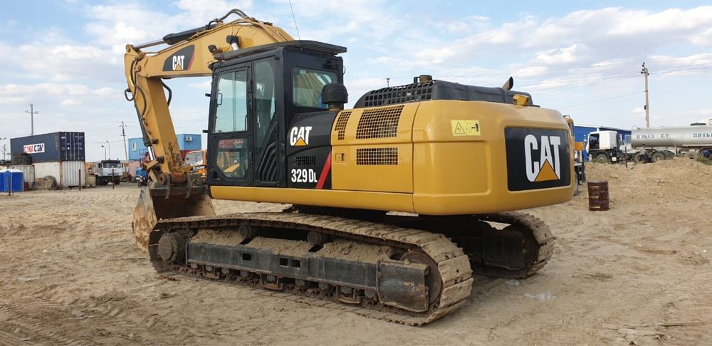 Сдам в аренду экскаватор CAT 2куб