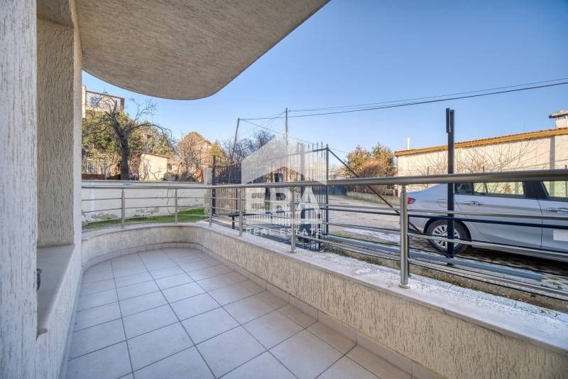 Тристаен, обзаведен апартамент за продажба в м-т Св. Никола, гр. Варна