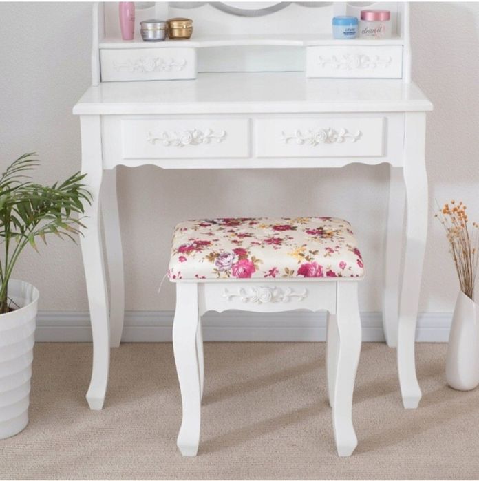 Тоалетка стандартни размери, само сглобена