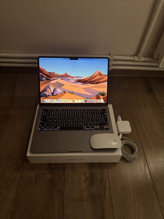 Laptop Apple MacBook Air M2, 8GB RAM, 256GB SSD, baterie 100%