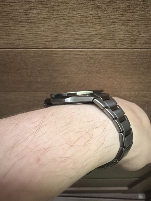 Продаю часы CASIO EQB-1100DC-1AER сталь