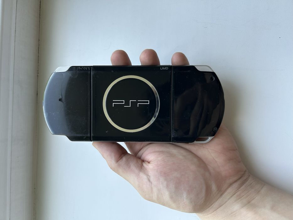 PSP 3000 32gb с играми
