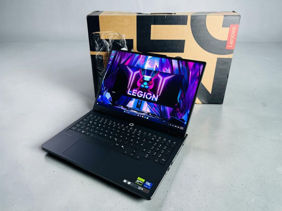 Lenovo Legion Pro 5 16" WQXGA 2560x1600 OLED 165Hz Intel 24-core Ultra 9 275HX 32GB RAM 1TB SSD GeForce RTX 5070 DLSS4