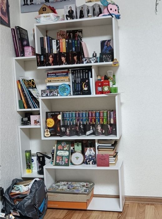 Белый стеллаж для хранения вещей Алекс