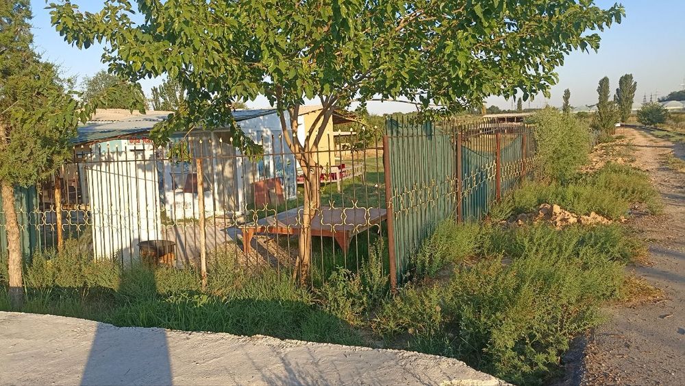 Hovli sotiladi 5 sotix