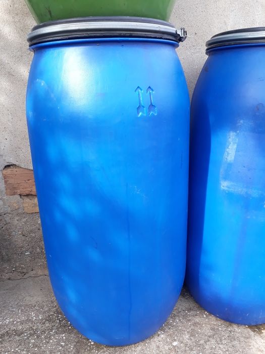 Пластмасови бидони 120 и 150 литра с капаци