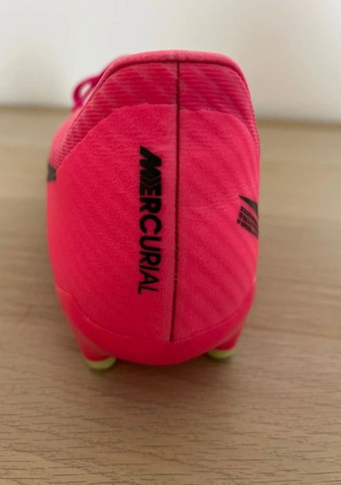 Ghete de fotbal Nike,  mărimea 42,5