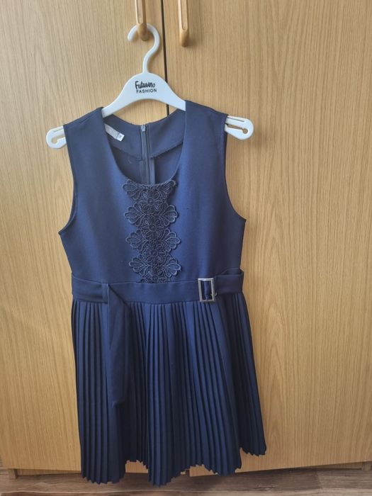 Продам школьный сарафан