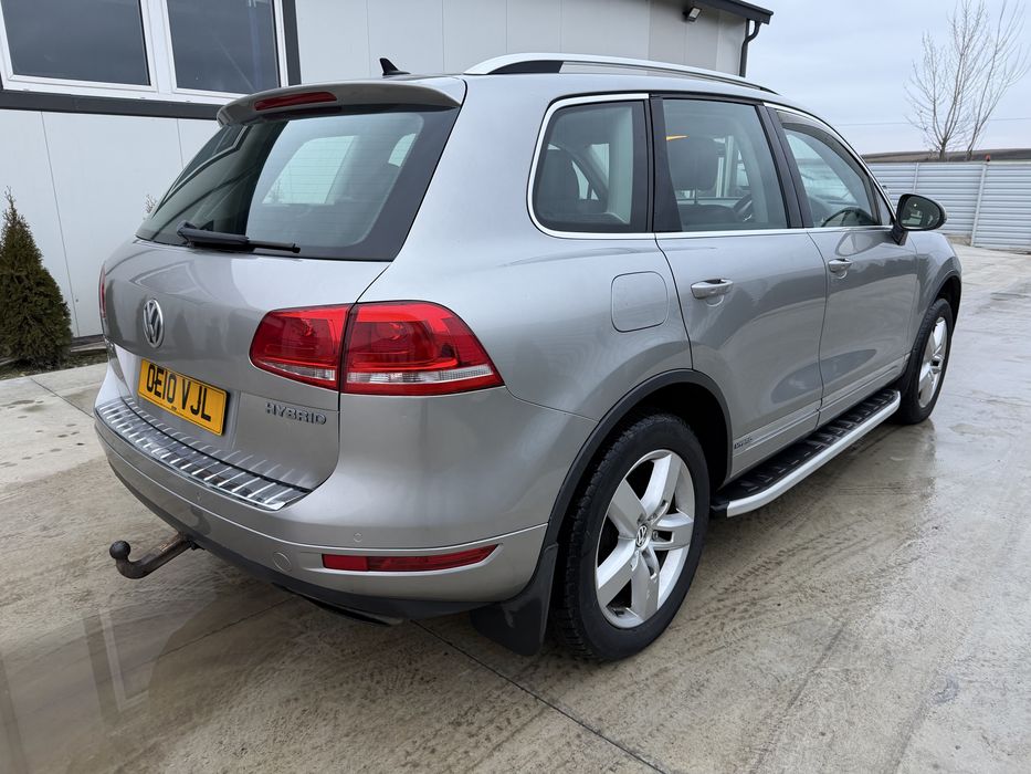 Dezmembrez touareg 7p hybrid 3.0tfsi CGE bixenon interior electric