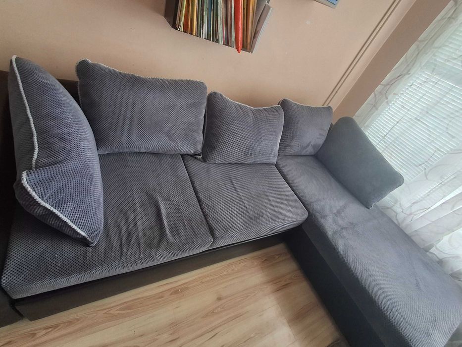 Разтегателен диван