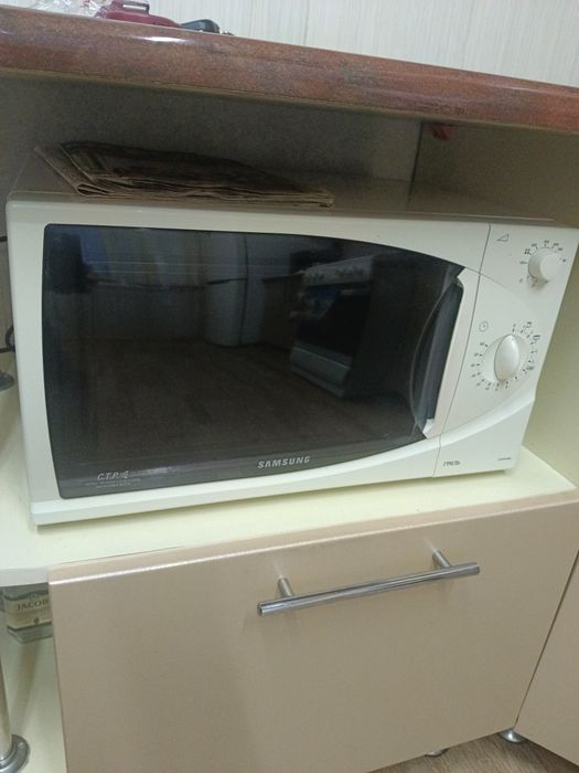 Продам микроволновую печь