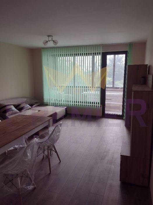 Дава се под наем Тристаен апартамент в Варна, Победа - 86 кв.м за 714 € - Снимка #1