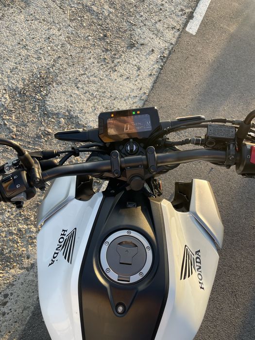 Motocicleta Honda CB125R A1 LeoVince