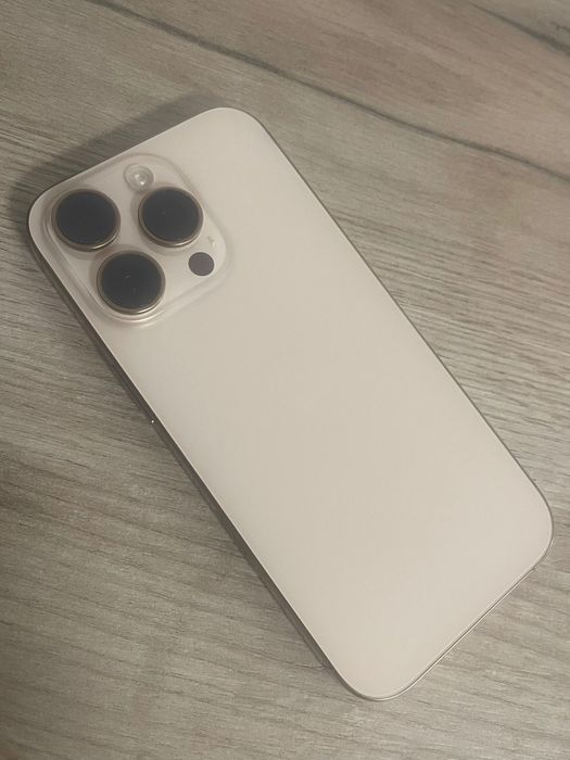 De vanzare iphone 16 pro gold 256 GB