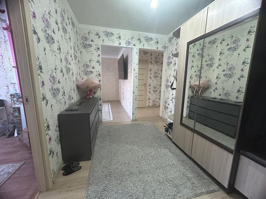 Продам квартиру в 20 микрорайоне