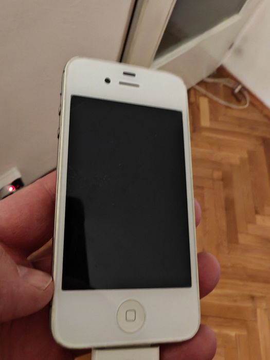 Продавам Nokia, iPhone 4,HTC