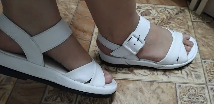 Босоножки женские продам